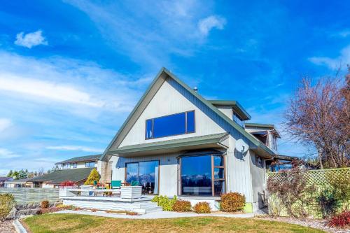 The Lake House — 4-Star Luxury Hotel in Lake Tekapo, New Zealand