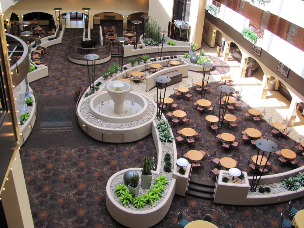 Embassy Suites by Hilton Kansas City International Airport - photo 9