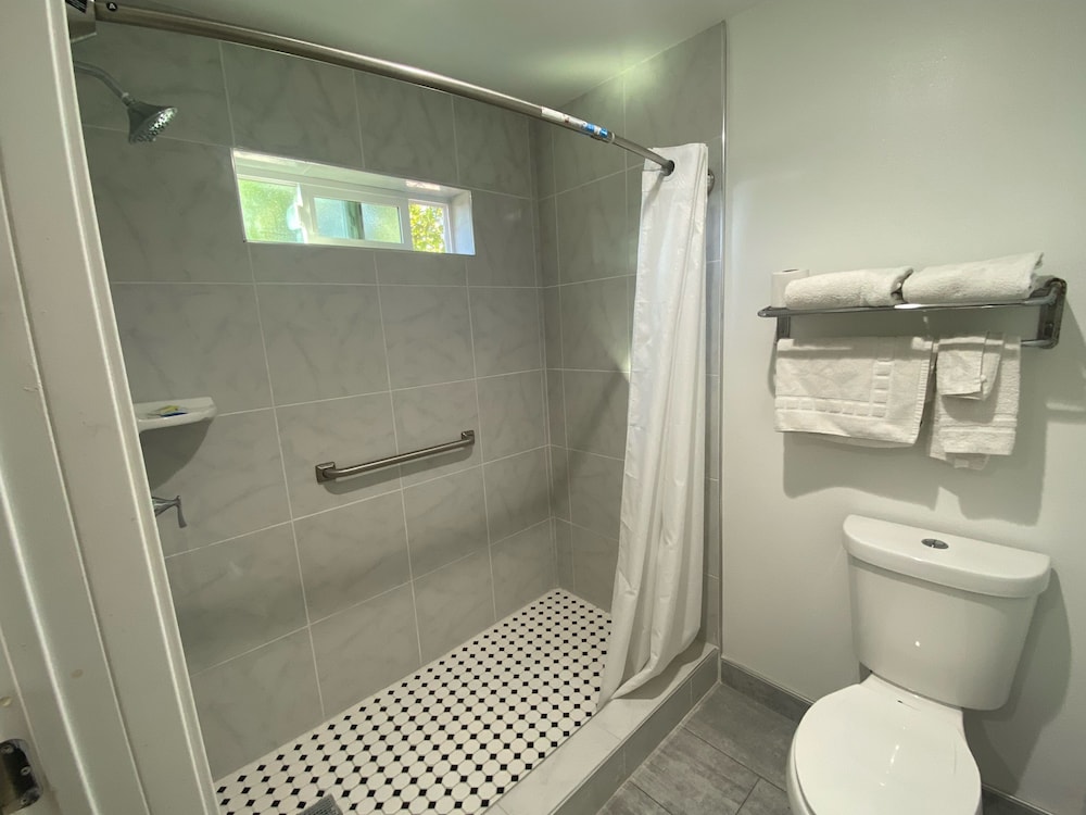 Royale Inn Motel - photo 14