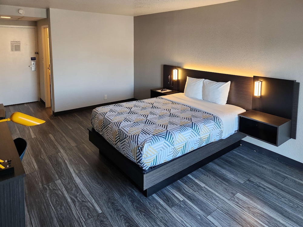 Motel 6 Lincoln NE Airport - photo 20