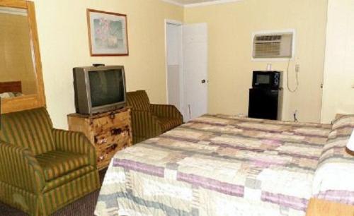 Interstate Motel - photo 7