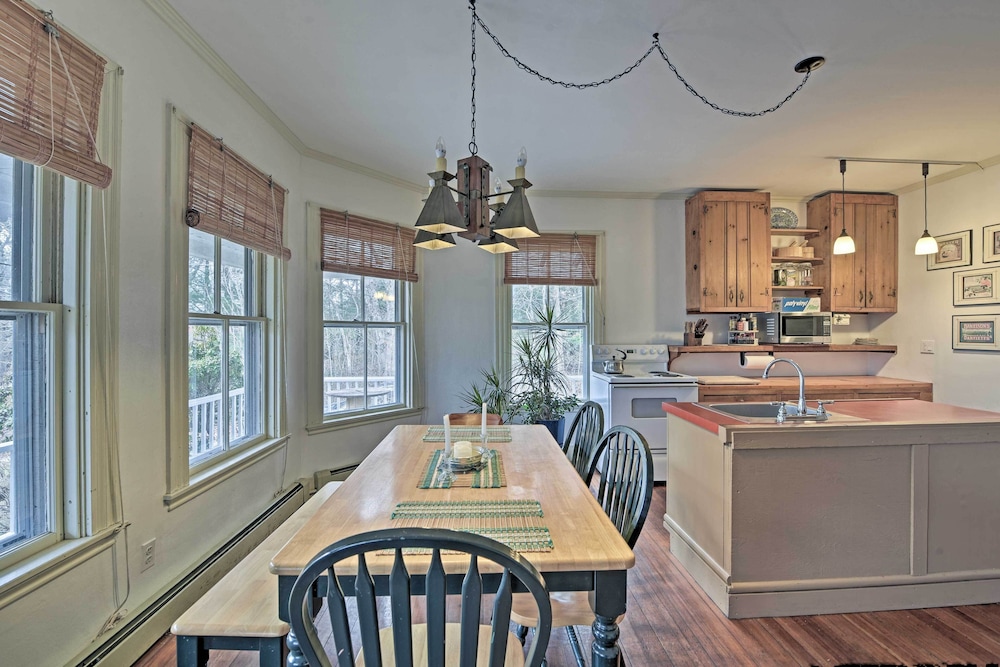 Easy Access to Beaches Vineyard Haven House — 4-Star Luxury Hotel in Vineyard Haven, United States