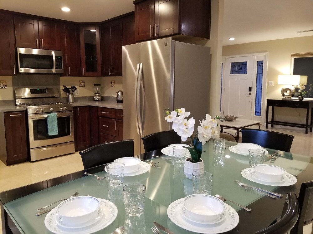 Apple Crisp — 4-Star Luxury Hotel in Cupertino, United States