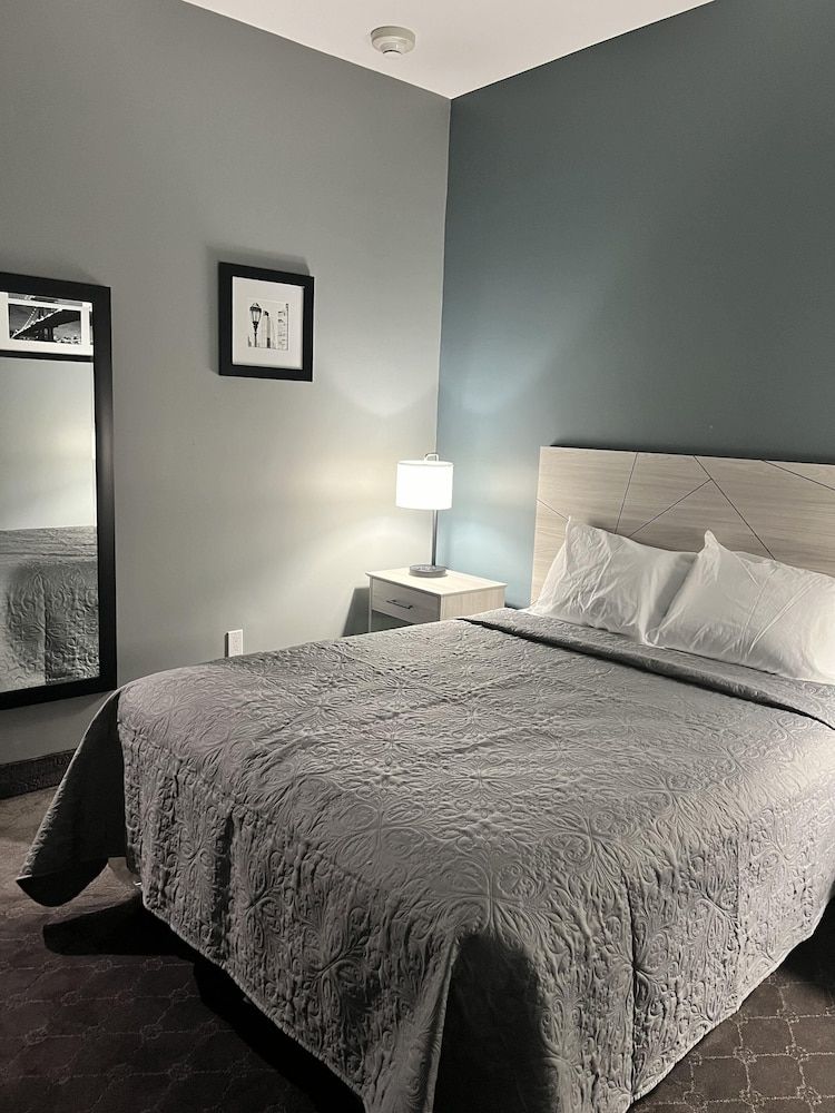 Deluxe Inn & Suites Long Island City NYC - photo 9