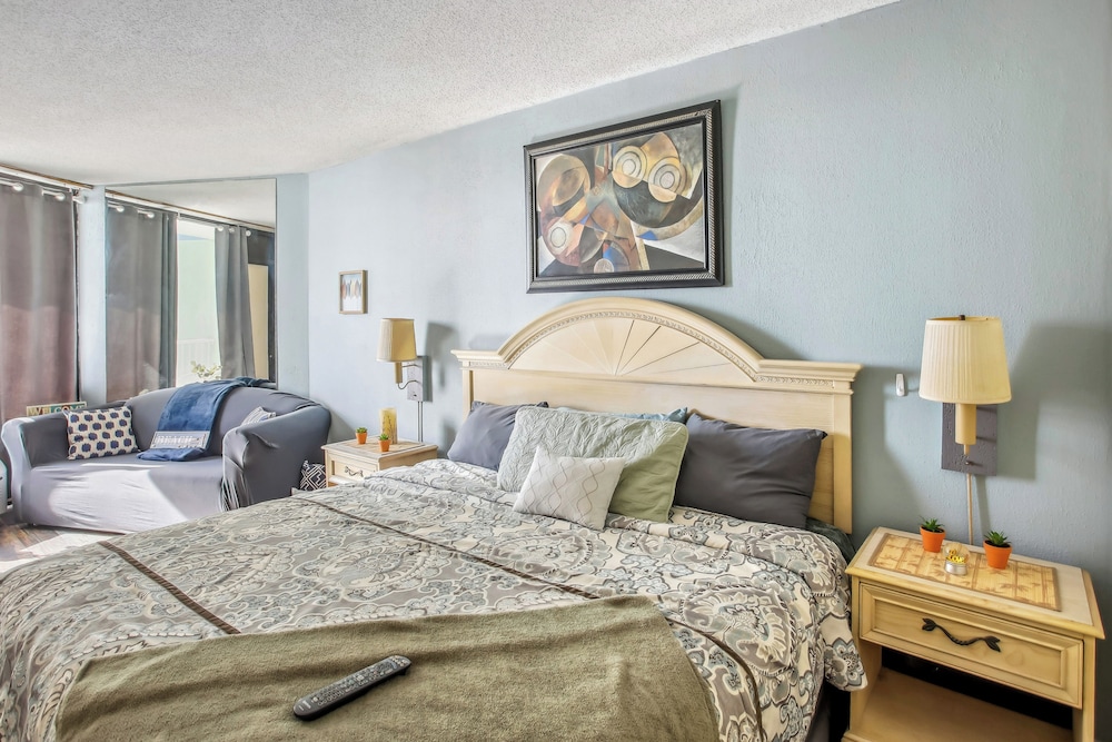 Caravelle Tower Condo Rental Walk to Beach - photo 9