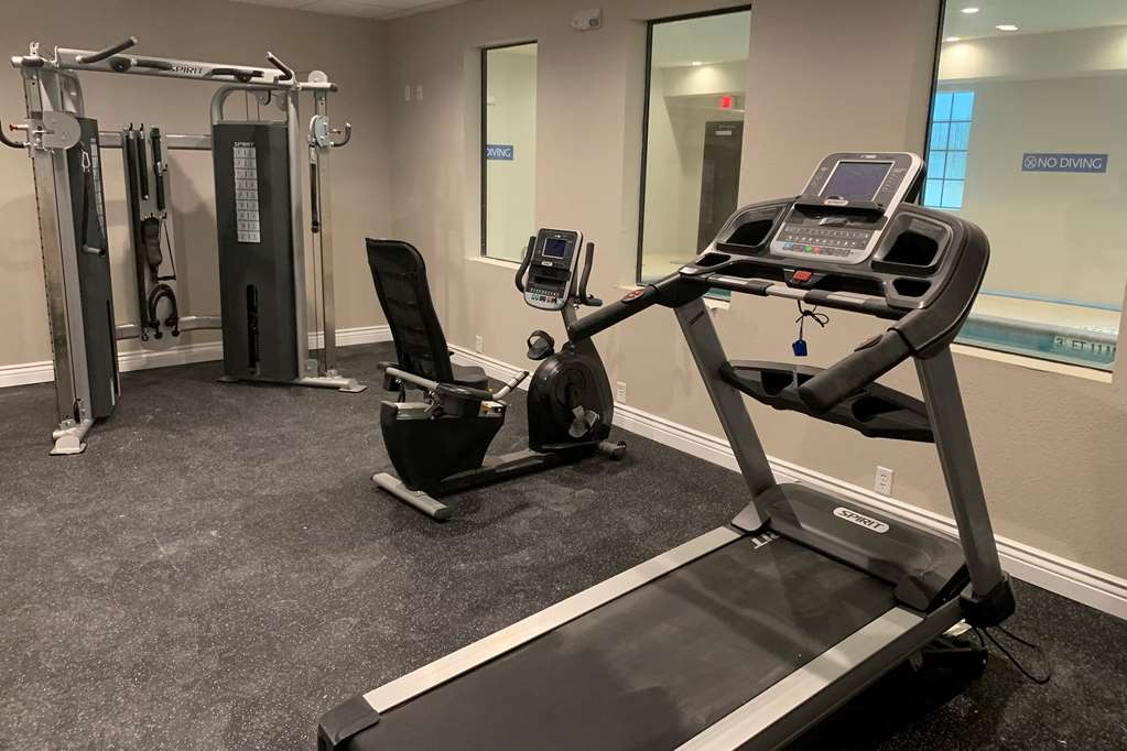 Days Inn & Suites by Wyndham Greater Tomball - photo 10