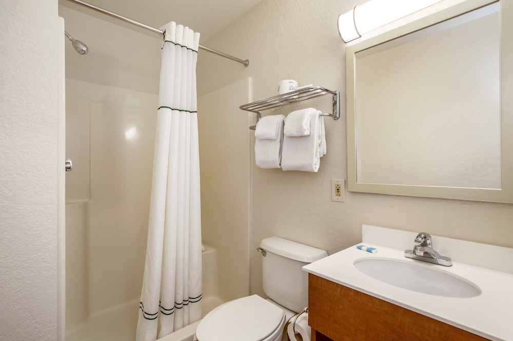 HomeTowne Studios by Red Roof Philadelphia Maple Shade NJ - photo 15