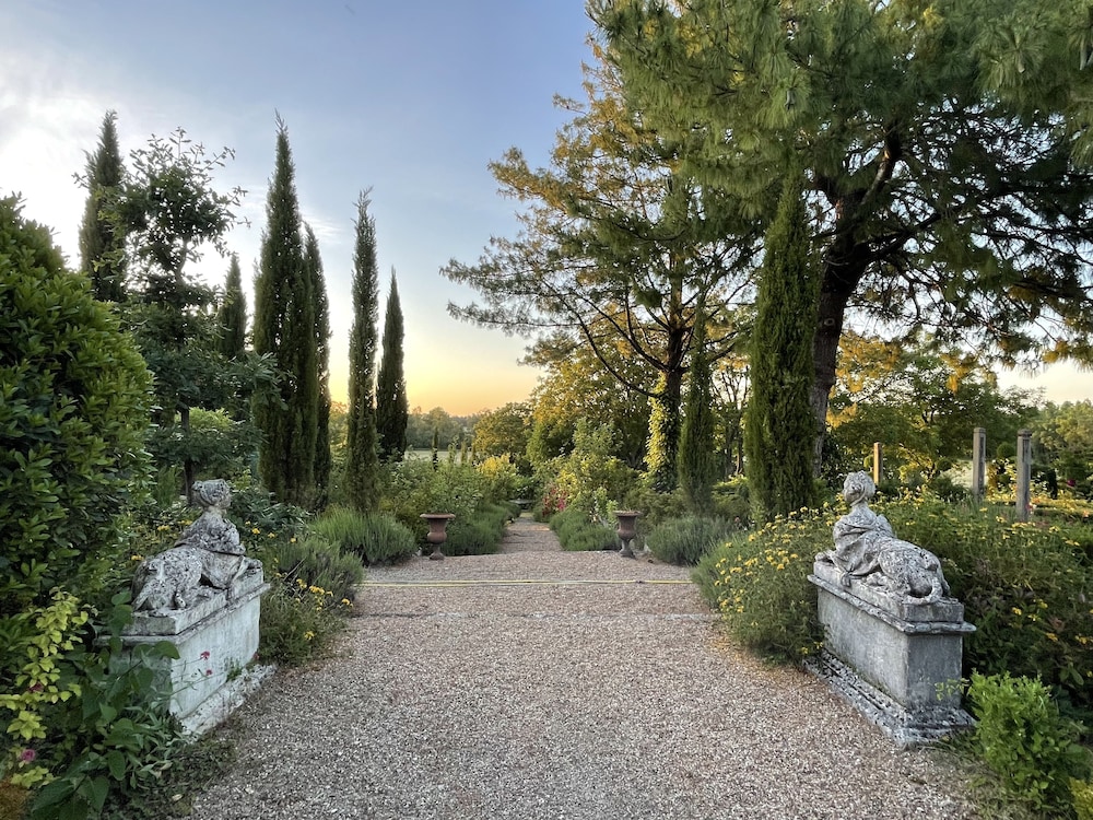 Jardins Haute Couture — hotel in Huismes