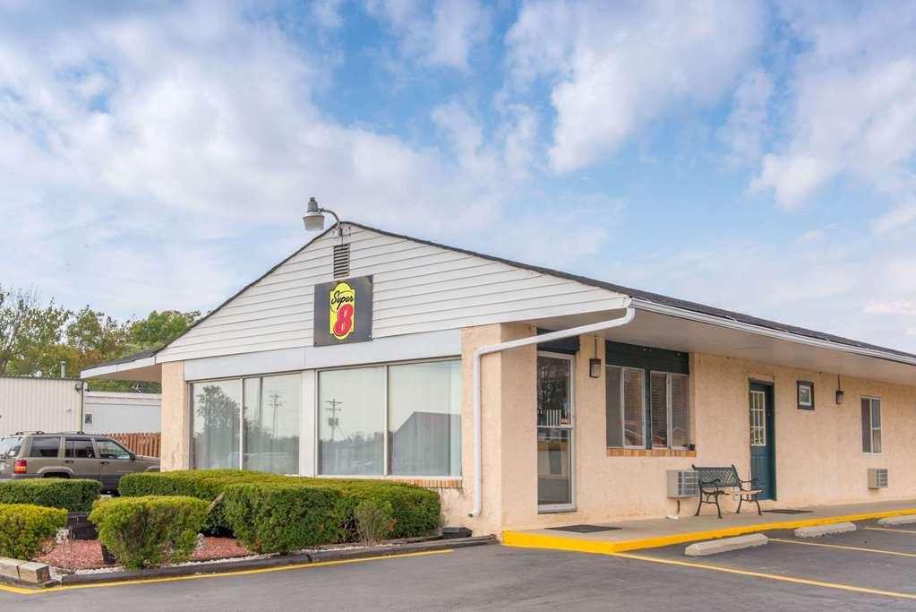 Super 8 by Wyndham Centerville Richmond - photo 2
