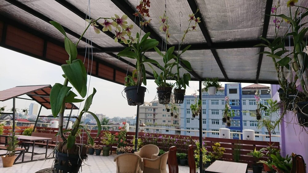 Royal Khattar Hotel - last minute hotel in Yangon