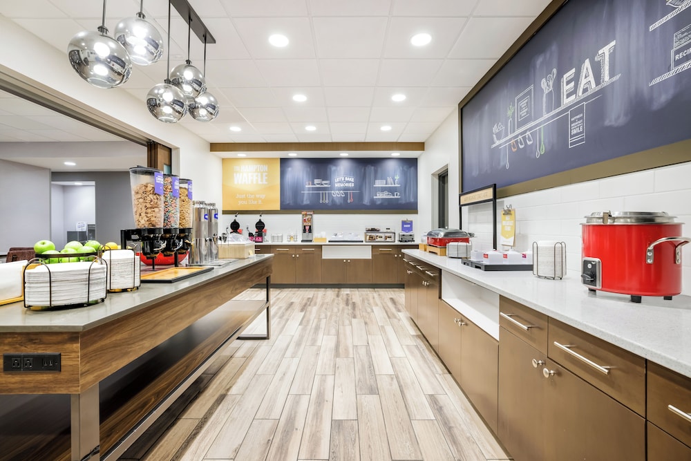 Hampton Inn Fort Myers Downtown - photo 29