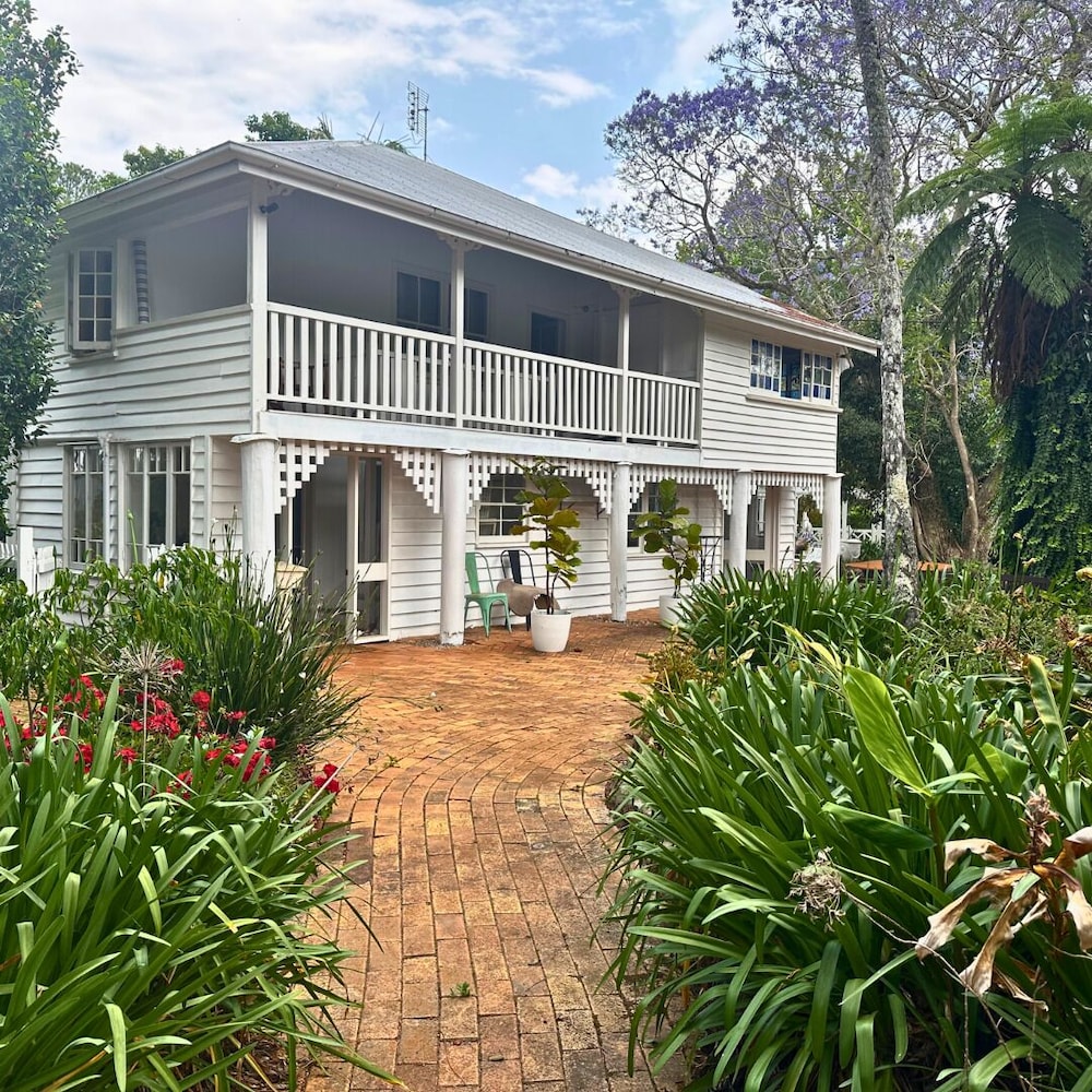 Memory Lane Accommodation - carbon neutral hotel in Tamborine Mountain