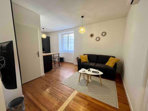 Appartements Climatises Centre Ville 10 Personnes in Besancon, France