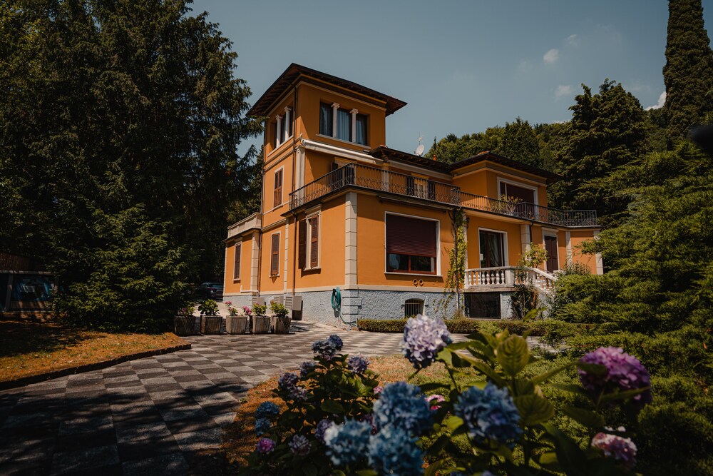 Villa Mimosa au Lac Estella Hotels Italia — 4-Star Luxury Hotel in Toscolano Maderno, Italy