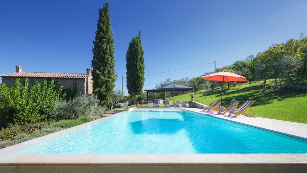 La Vecchia Pieve 8 in Pieve Caina — 4-Star Luxury Hotel in Marsciano, Italy