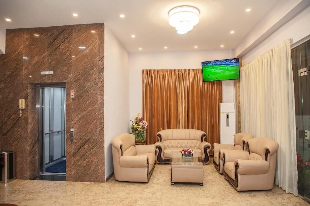 Hotel Win — Pyin Oo Lwin — photo 4