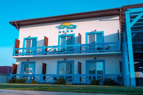 Pensiunea Blue House — 4-Star Luxury Hotel in Murighiol, Romania
