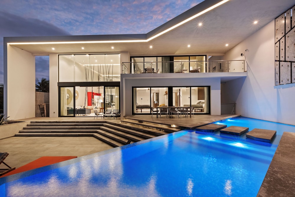 Villa E11even con C hef Privado Ocean Front — 4-Star Luxury Hotel in Isla Mujeres, Mexico