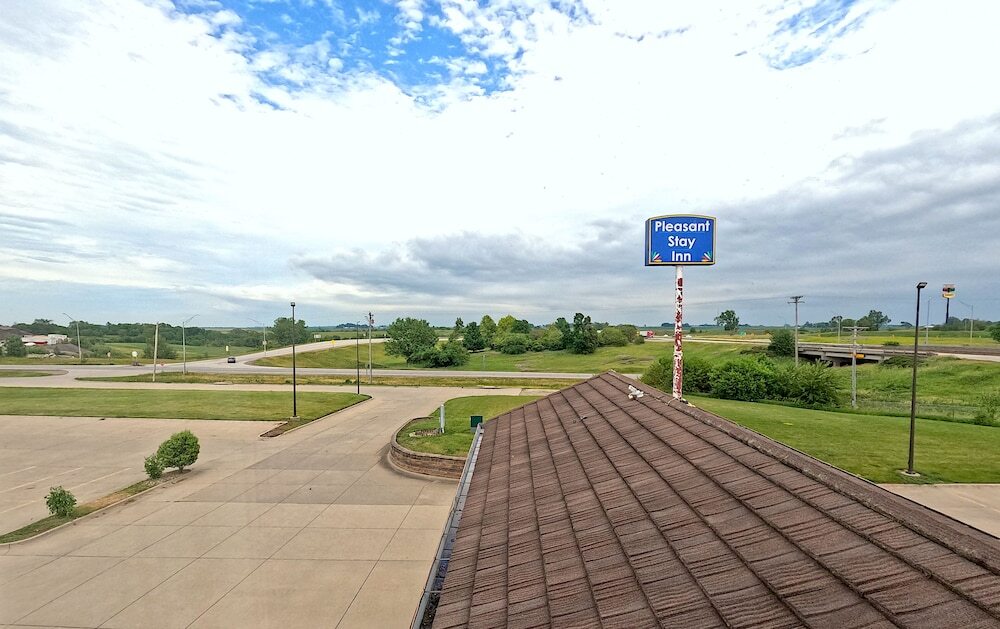 Pleasant Stay Inn & Suites Brooklyn - photo 9