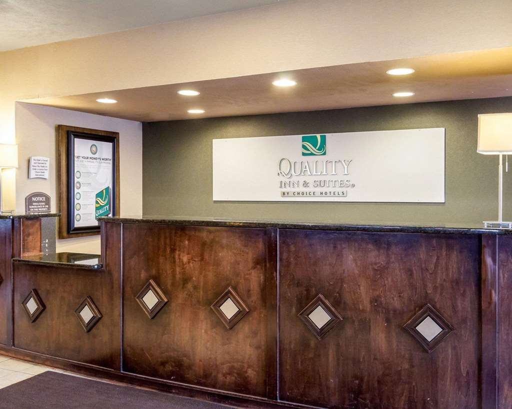Quality Inn & Suites Oakwood Village Cleveland South - photo 5