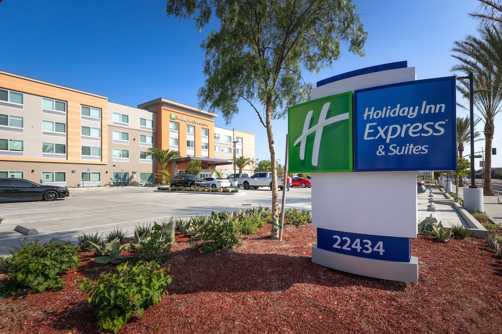 Holiday Inn Express & Suites Hawaiian Gardens by IHG - photo 54