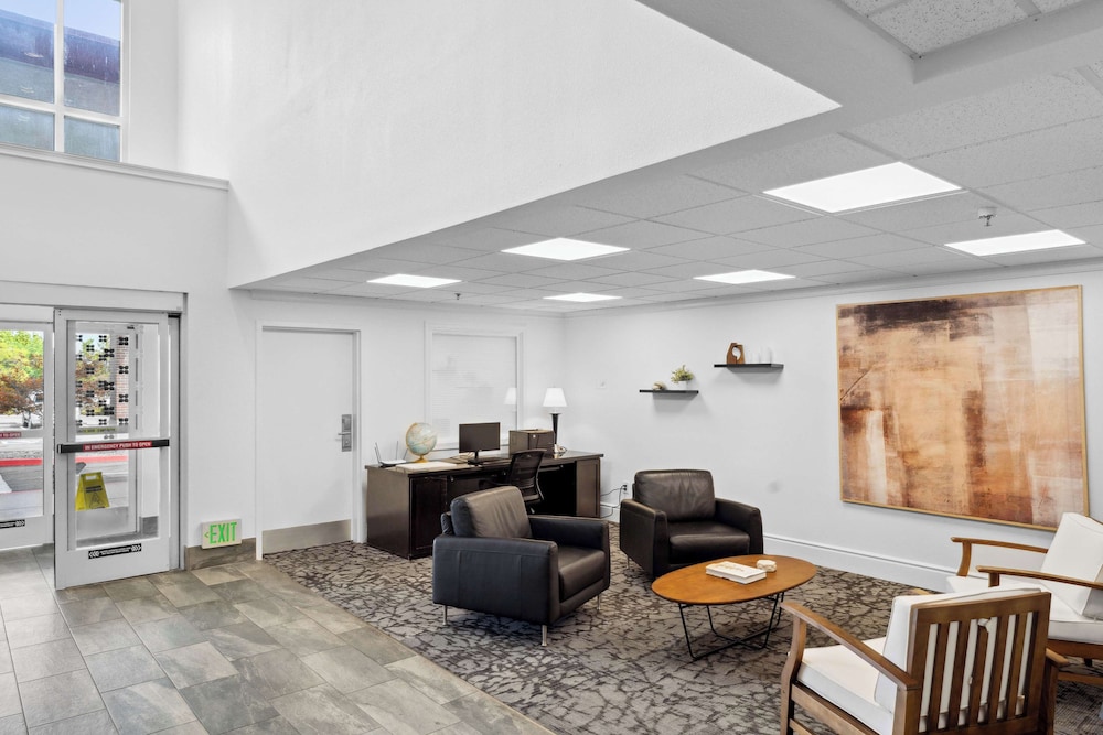 Sonesta Essential Vacaville Napa Valley - photo 3