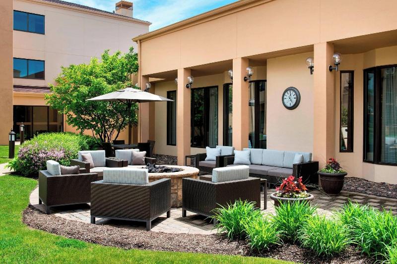 Courtyard Chicago Waukegan Gurnee - photo 6