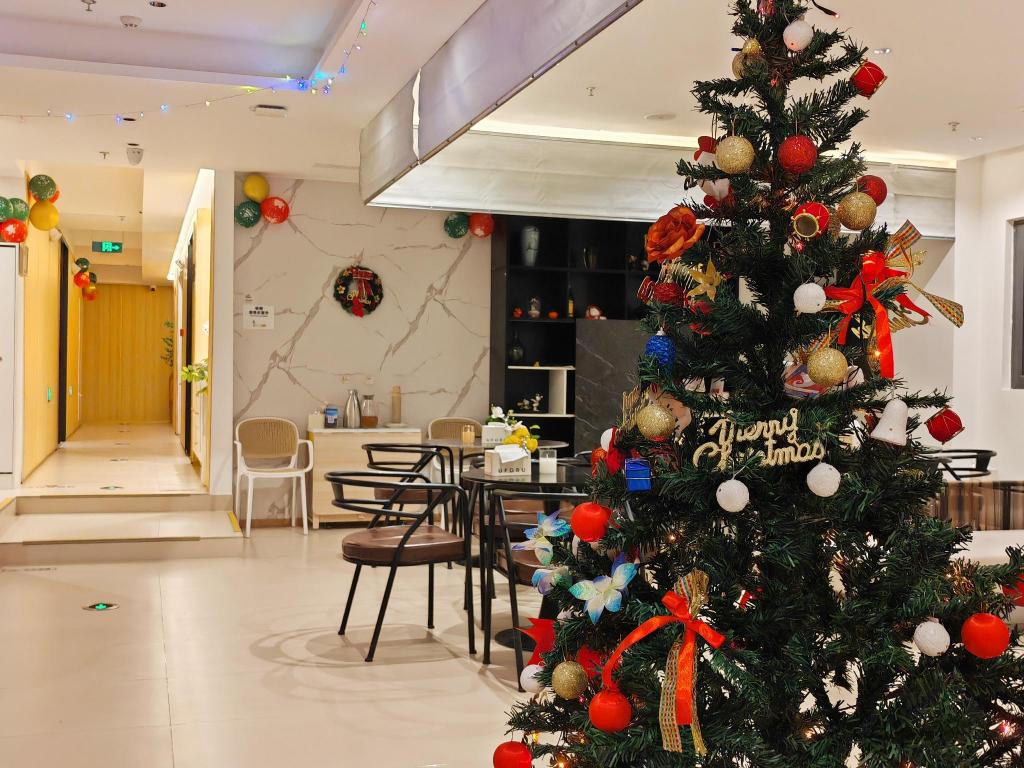 Suzhou MeetU Int'l Youth Hostel — 5-Star Luxury Hotel in Suzhou, People's Republic of China