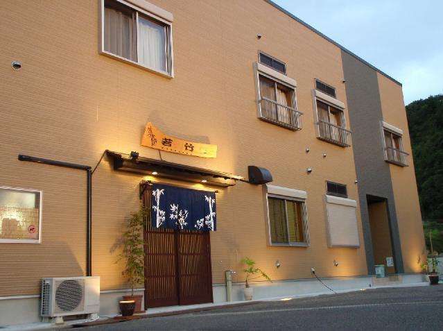 Kaisen Izakaya no Yado Minshuku Wakatake in Shirahamacho-Usazakiminami, Japan