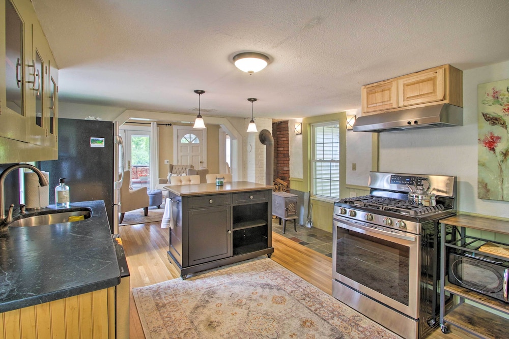 Modern Home 2 Mi to Cranmore Mountain Resort - photo 18