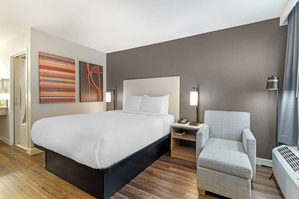 Best Western Plus Rancho Cordova Inn - photo 39