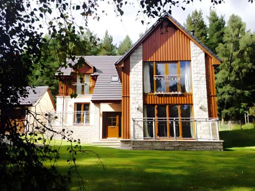 Carn Mhor Lodge — 5-Star Luxury Hotel in Aviemore, United Kingdom