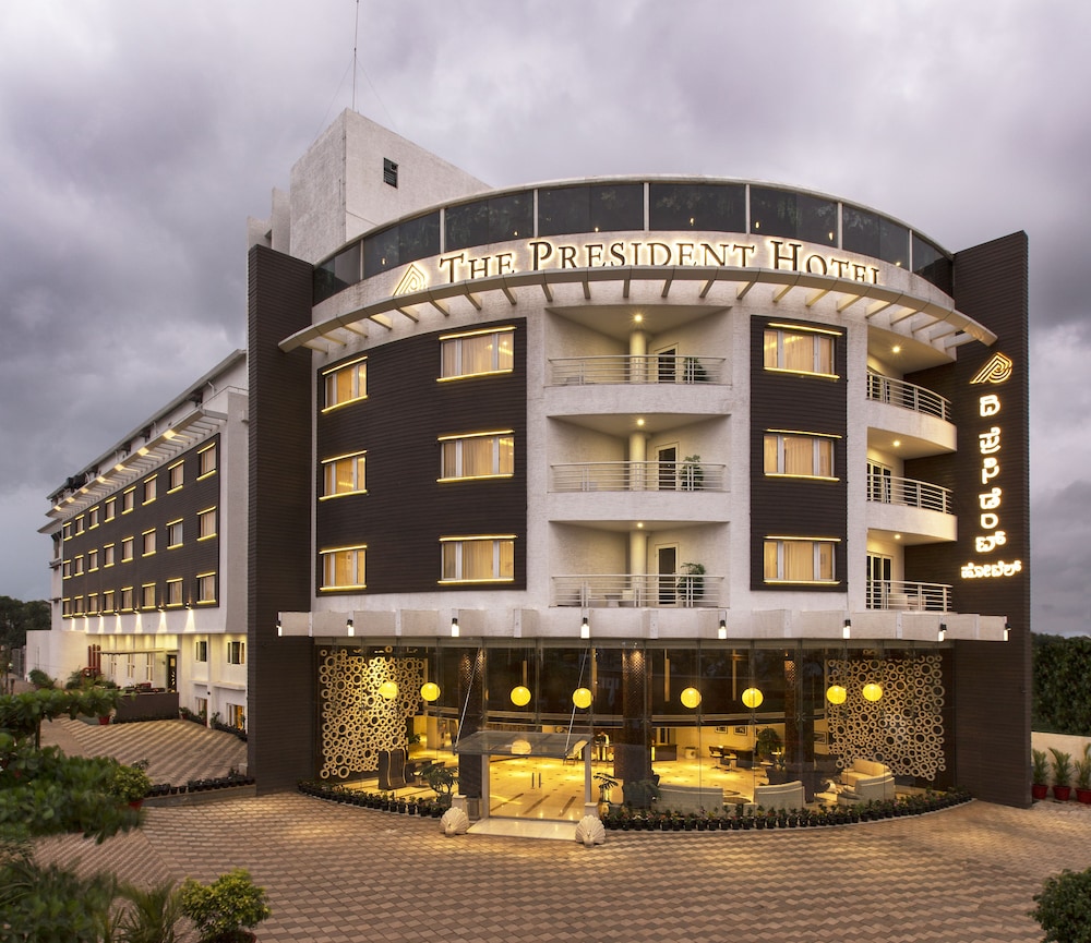 The President Hotel — hotel in Hubli
