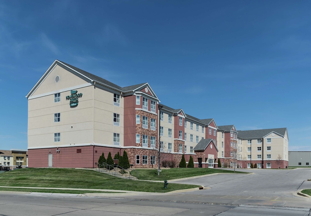 Homewood Suites by Hilton Cedar Rapids North - photo 32