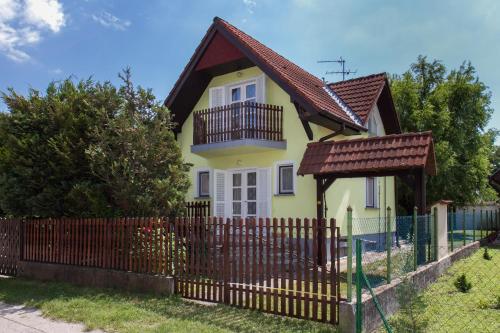 Familia Nyaraló 87 — 4-Star Luxury Hotel in Balatonfenyves, Hungary