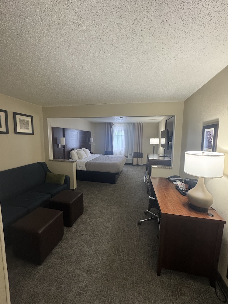 Quality Inn & Suites Green Bay Ashwaubenon - photo 44