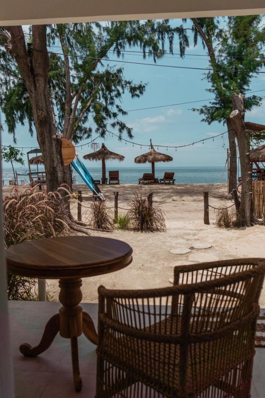 Sunscape Villa Beachfront And Private Pool — 4-Star Luxury Hotel in Gili Air, Indonesia