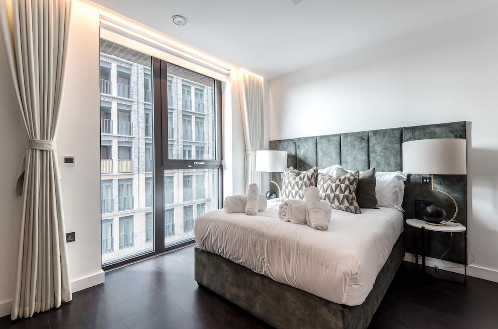 Luxury Riverfront Retreat in London — 4-Star Luxury Hotel in London, United Kingdom