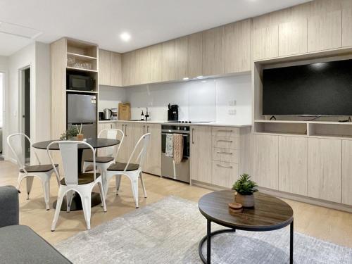 Spacious Allen Street 1BR Stay — 4-Star Luxury Hotel in Christchurch, New Zealand