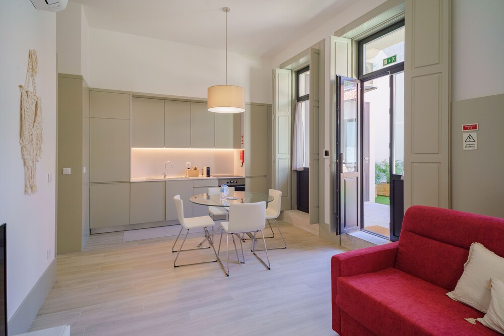 Feel Porto Matosinhos Flats — 4-Star Luxury Hotel in Matosinhos, Portugal
