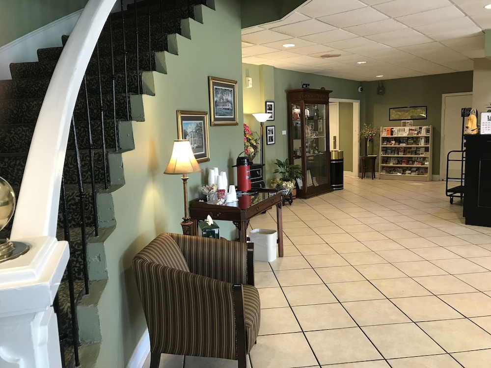 Carmel Inn & Suites - photo 3