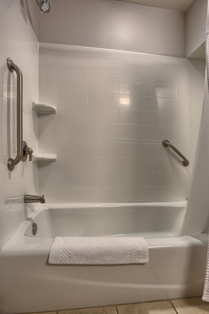 Courtyard by Marriott Harrisburg West Mechanicsburg - photo 26
