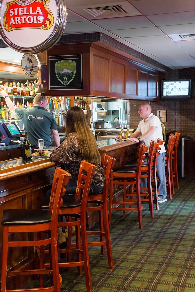 Rogue Regency Inn Medford Airport - photo 58