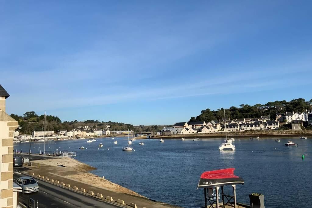 Appartement Face À La Mer Port D'Audierne — 4-Star Luxury Hotel in Audierne, France