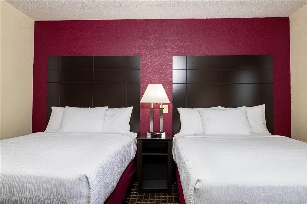 Baymont Inn & Suites by Wyndham Mukwonago - photo 20