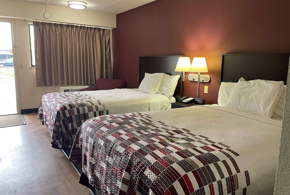 Travelodge by Wyndham Holland Toledo - photo 6