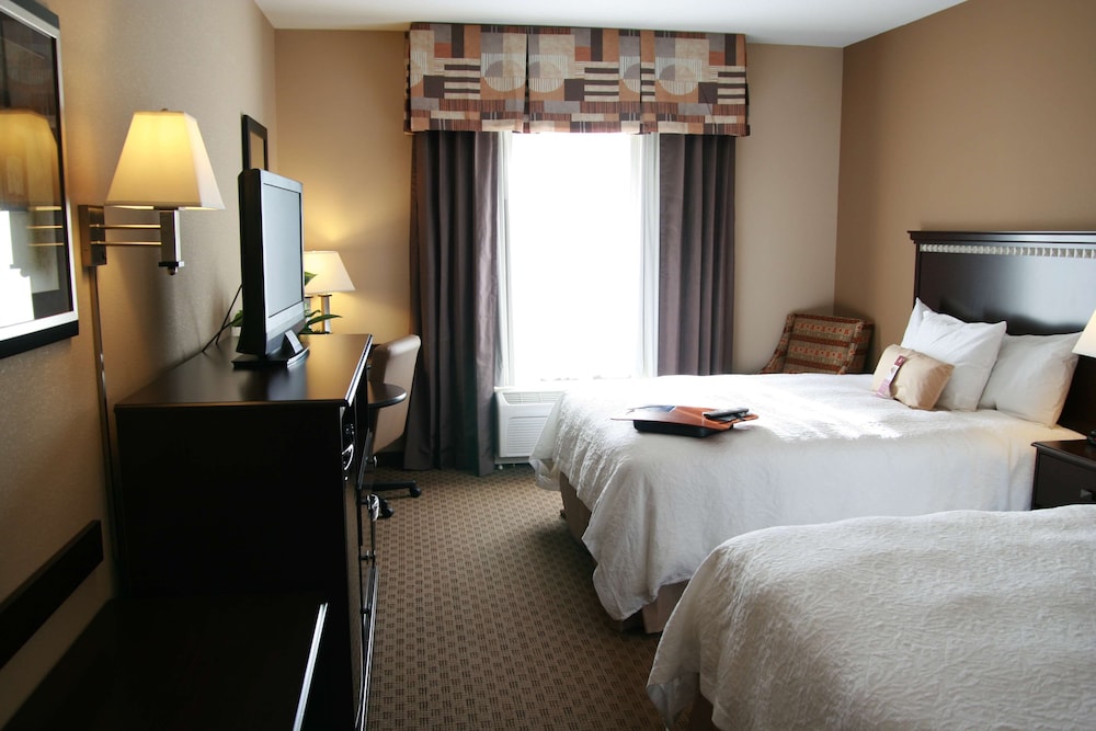 Hampton Inn Topeka - photo 12
