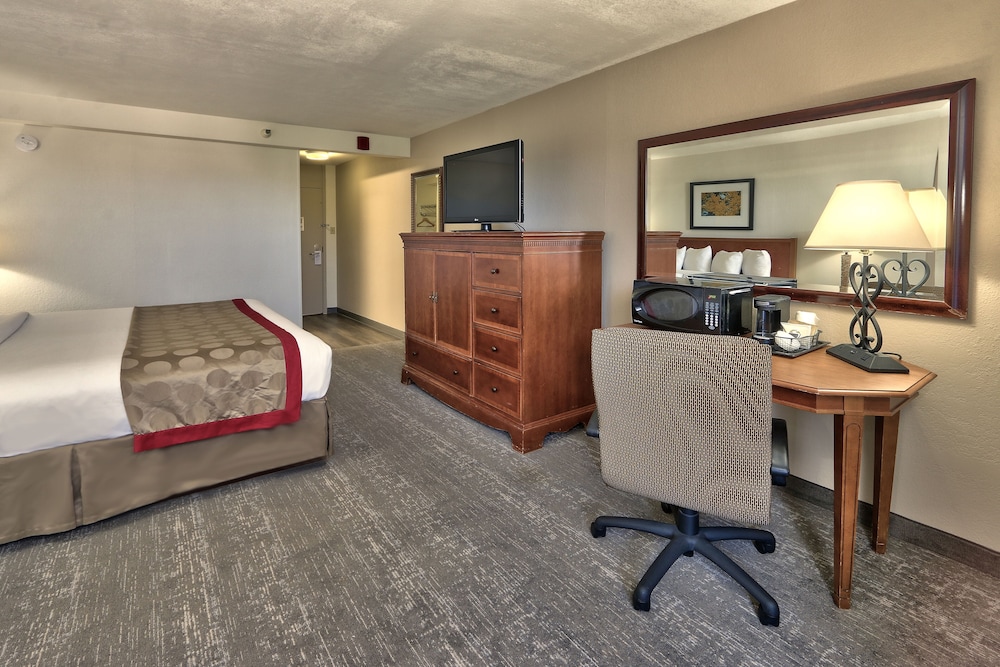 Ramada Plaza by Wyndham Albuquerque Midtown - photo 4