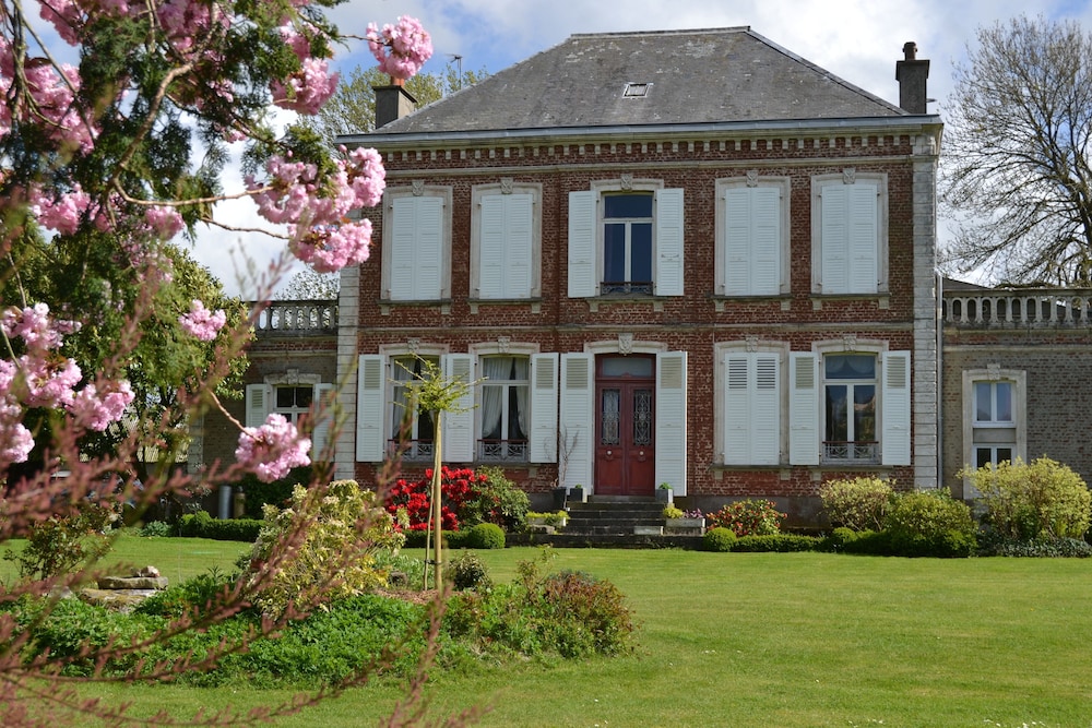 Le Manoir de Bonningues les Ardres — hotel in Calais