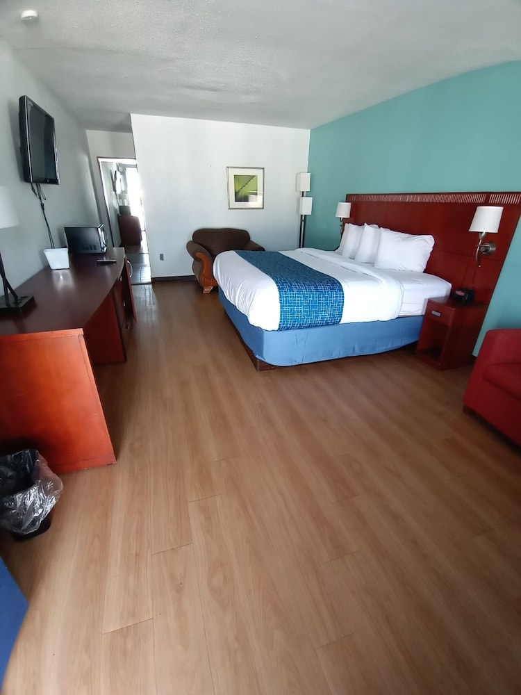 Travelodge by Wyndham Petersburg - photo 4